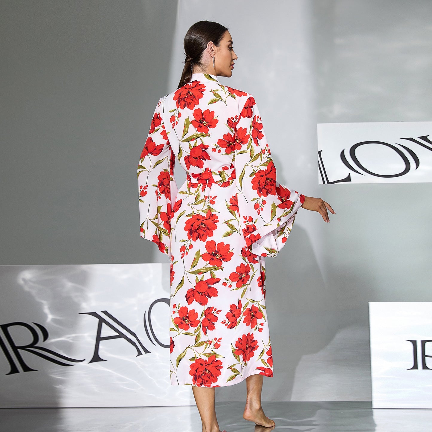 ZAHIR Red Floral Kimono Robe | Private Edit